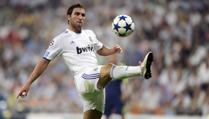 九游-“德甲天王战不断，领跑队伍状态火热”，德甲所有队伍